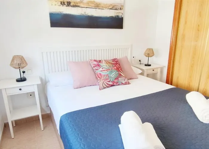 Daly By Costa דניה