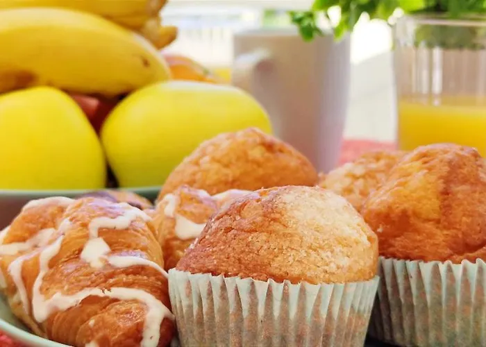 Daly By Costa דניה