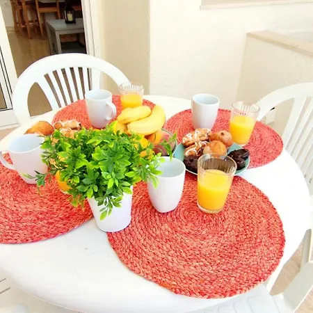 Daly By Costa Apartment *